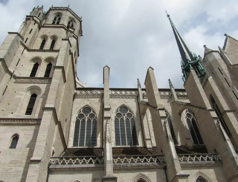 La cathédrale de Dijon en Côte-d'Or